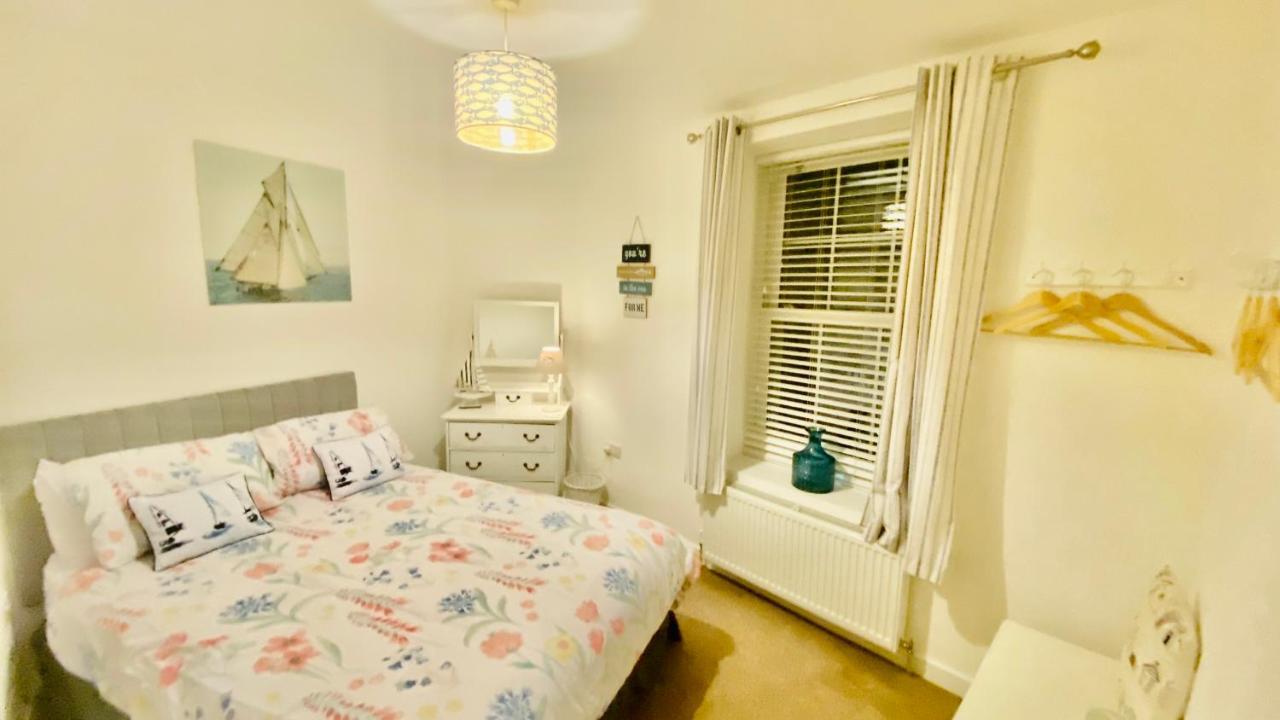 The Bonting Beautiful Three Bed Townhouse Near Harbour And Beach Торки Экстерьер фото
