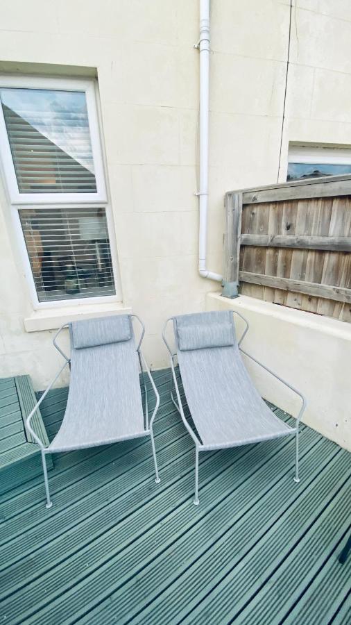 The Bonting Beautiful Three Bed Townhouse Near Harbour And Beach Торки Экстерьер фото