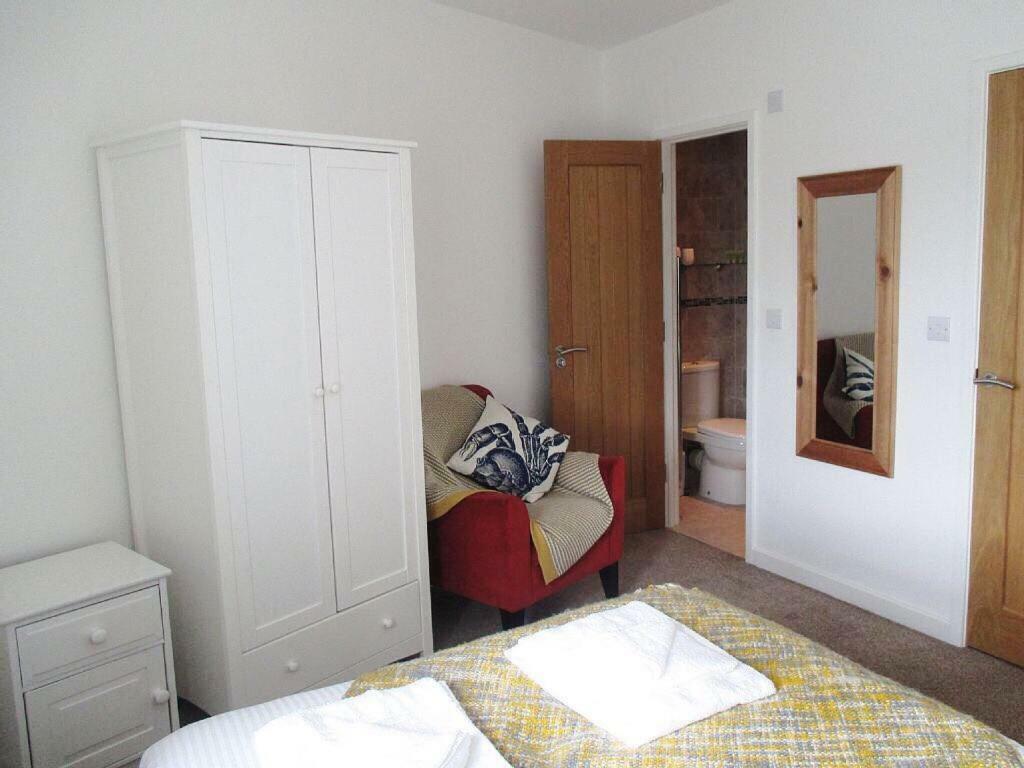 The Bonting Beautiful Three Bed Townhouse Near Harbour And Beach Торки Экстерьер фото